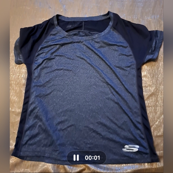 Skechers Athletic T-Shirt - Picture 2 of 4